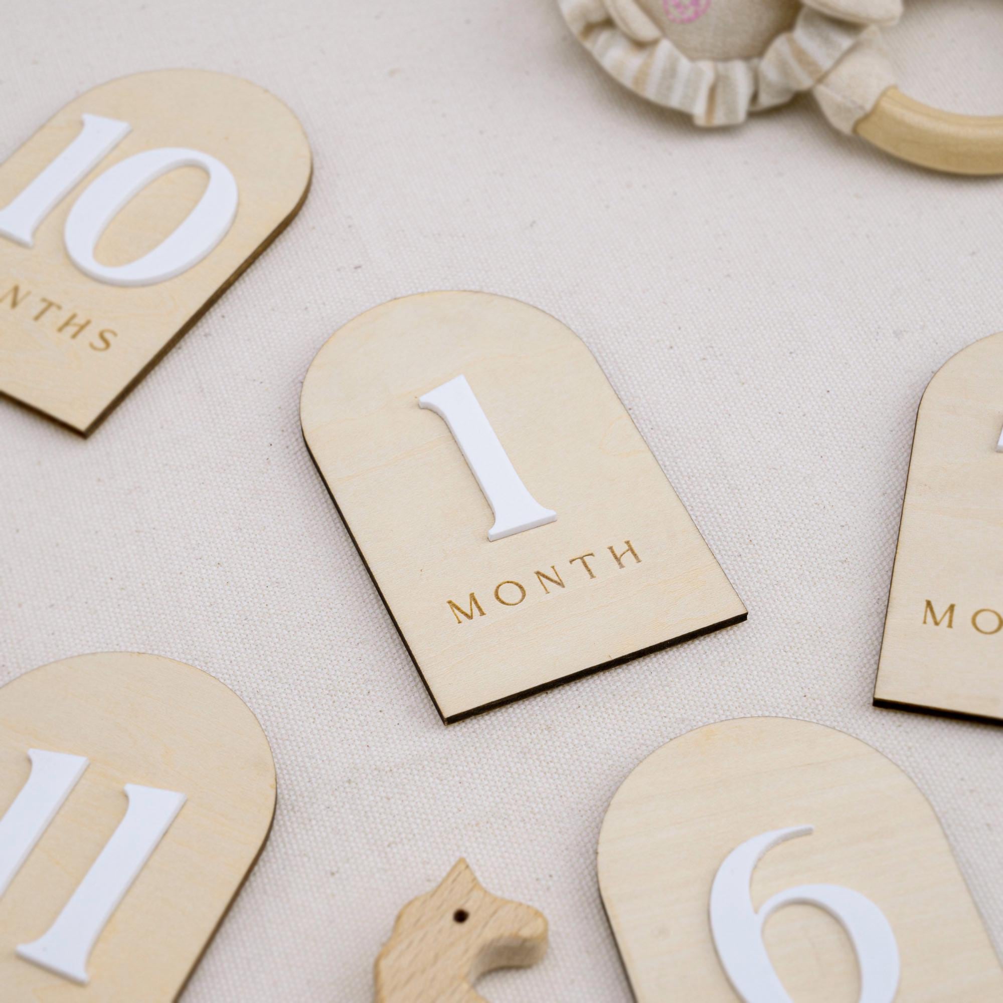 Modern Baby Milestone Cards, Wooden Baby Monthly Milestone, Baby Photo Prop Newborn, Newborn Keepsake Gift, Monthly Milestone Discs